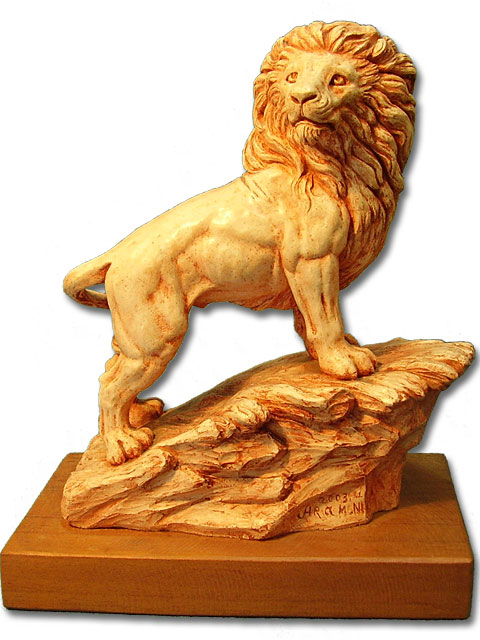 Lion look. Sculptors in Barcelona