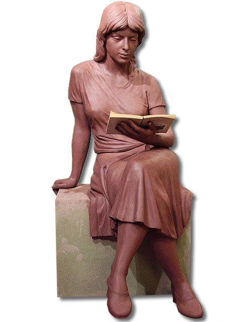 Girl reading. Sculptors in Barcelona
