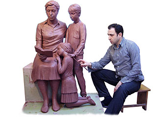 Reading together, Sculptor in Barcelona